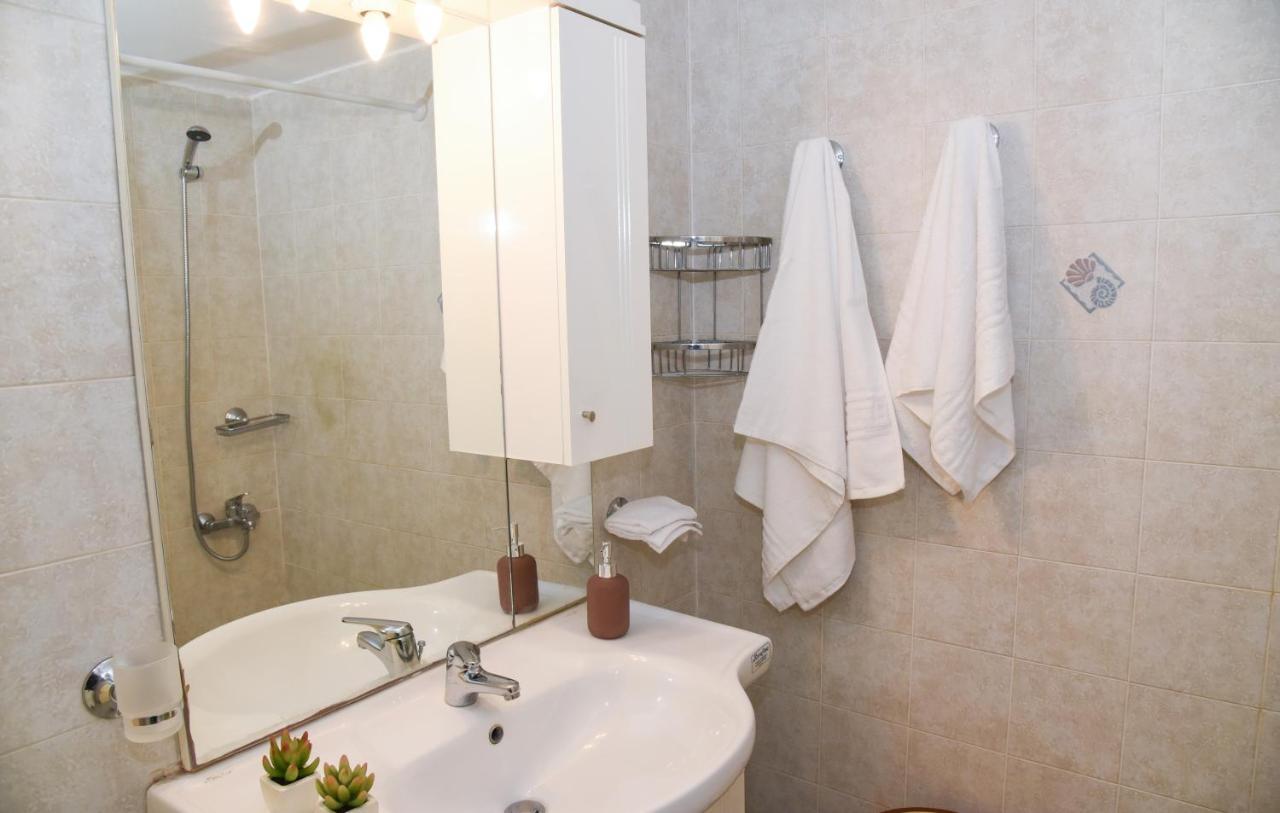 Sunny And Quiet 1 Bedroom *